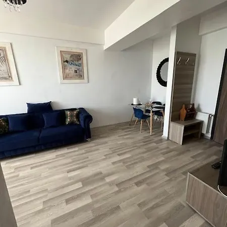 M By The Summerland * Mamaia