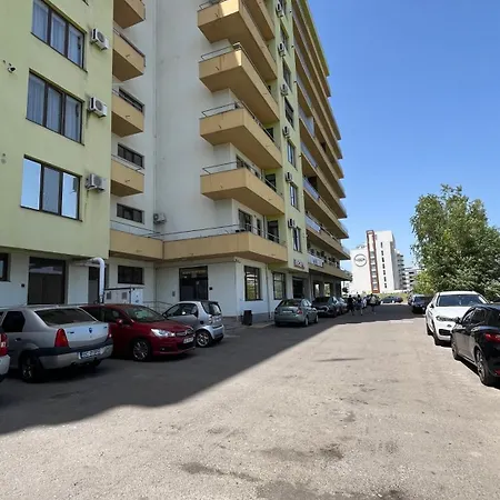 M By The Summerland * Mamaia